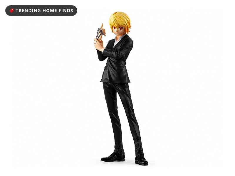 Banpresto Grandista figure of Kurapika from Hunter x Hunter in a black suit with scarlet eyes and a chain wrapped around his raised hand